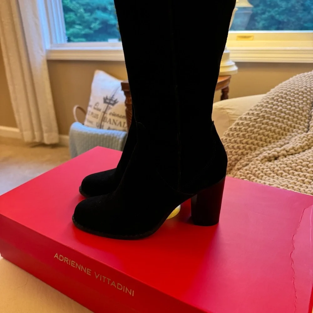 Black suede women’s  Adrienne Vittadini Minuet tall boot.  Size 8 - Picture 5 of 12